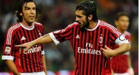 比利亚：西班牙前国脚奎尼是西班牙足球历史上最伟大的射手（比利亚称奎尼为西班牙足坛历史最伟大的射手）