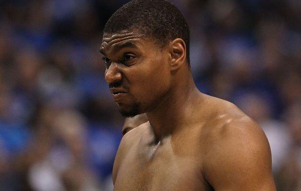 怒了！江苏发球稀烂快攻全无，0-3脆败天津，球迷：不如拼小将（江苏发球失准快攻乏力，0-3不敌天津，球迷建议大胆启用小将）