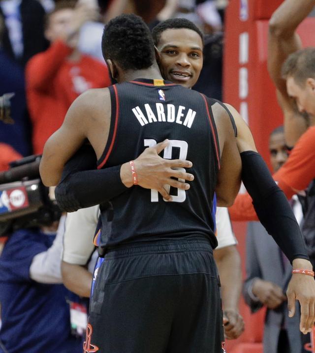 西媒：欧洲没球队愿满足维尼修斯薪资要求，和沙特没正式协议（西媒：欧洲俱乐部无人愿匹配维尼修斯薪水，尚未与沙特达成正式协议）