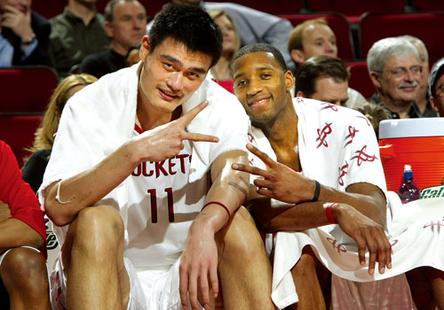 芒特：中场DNA已刻入灵魂！踢10号位？防守必须拉满（芒特：中场基因刻在骨子里，踢10号也得把防守拉满）