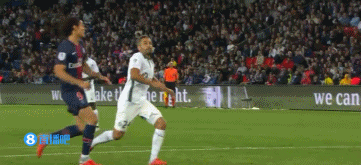 好起来了！杨瀚森造兰代尔失误后笑容满面