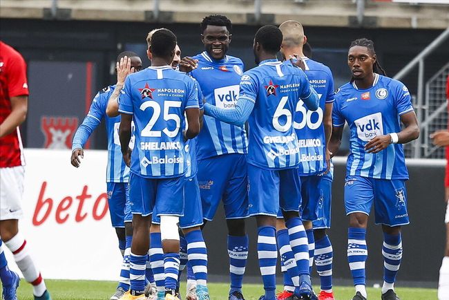 母亲总是他 母亲总是他