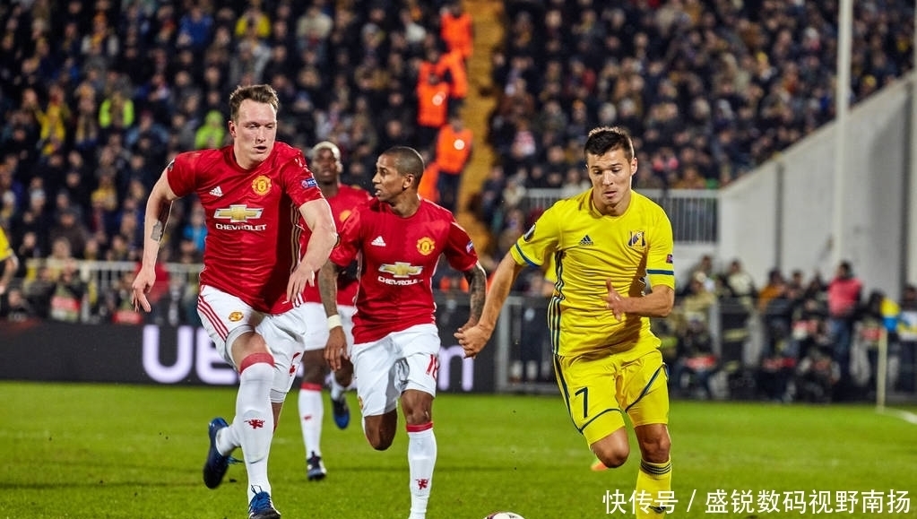 詹姆斯曾在 詹姆斯曾在